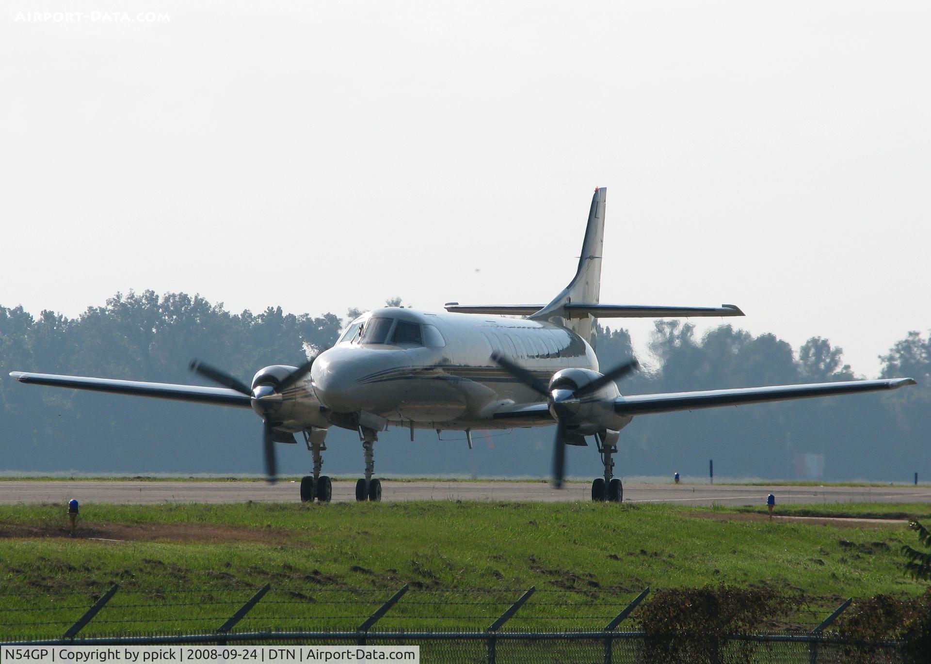 N54GP, 1975 Swearingen SA-226AT Merlin IV C/N AT034, Taxiing to runway 14 at Downtown Shreveport.