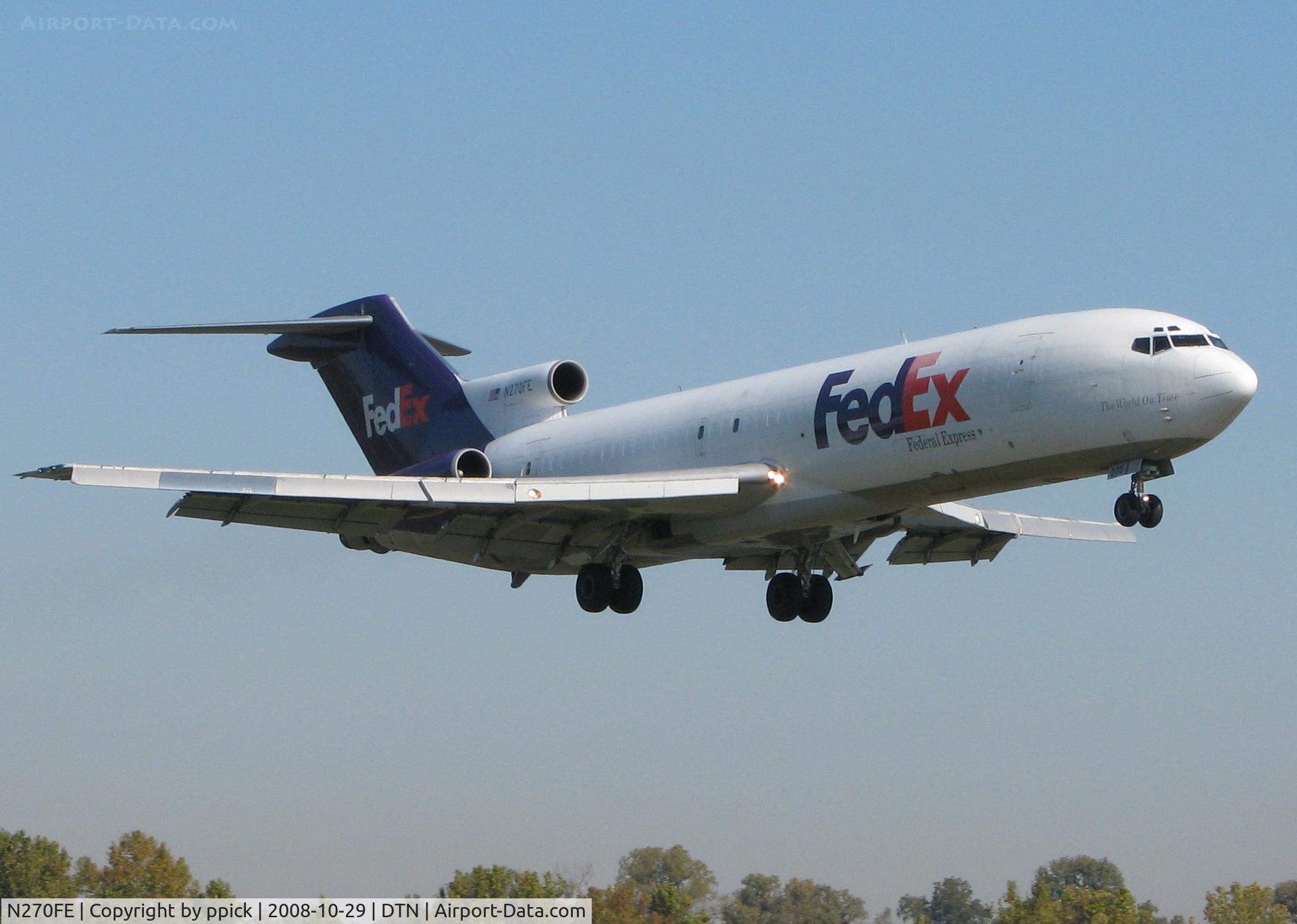 N270FE, 1993 Boeing 727-233F C/N 22035, Making its last landing ever at Downtown Shreveport after being donated by FedEx to a local college for their aerospace program.