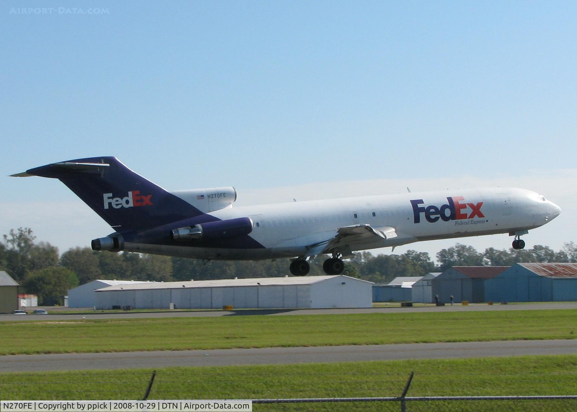 N270FE, 1993 Boeing 727-233F C/N 22035, Making its last landing ever at Downtown Shreveport after being donated by FedEx to a local college for their aerospace program.