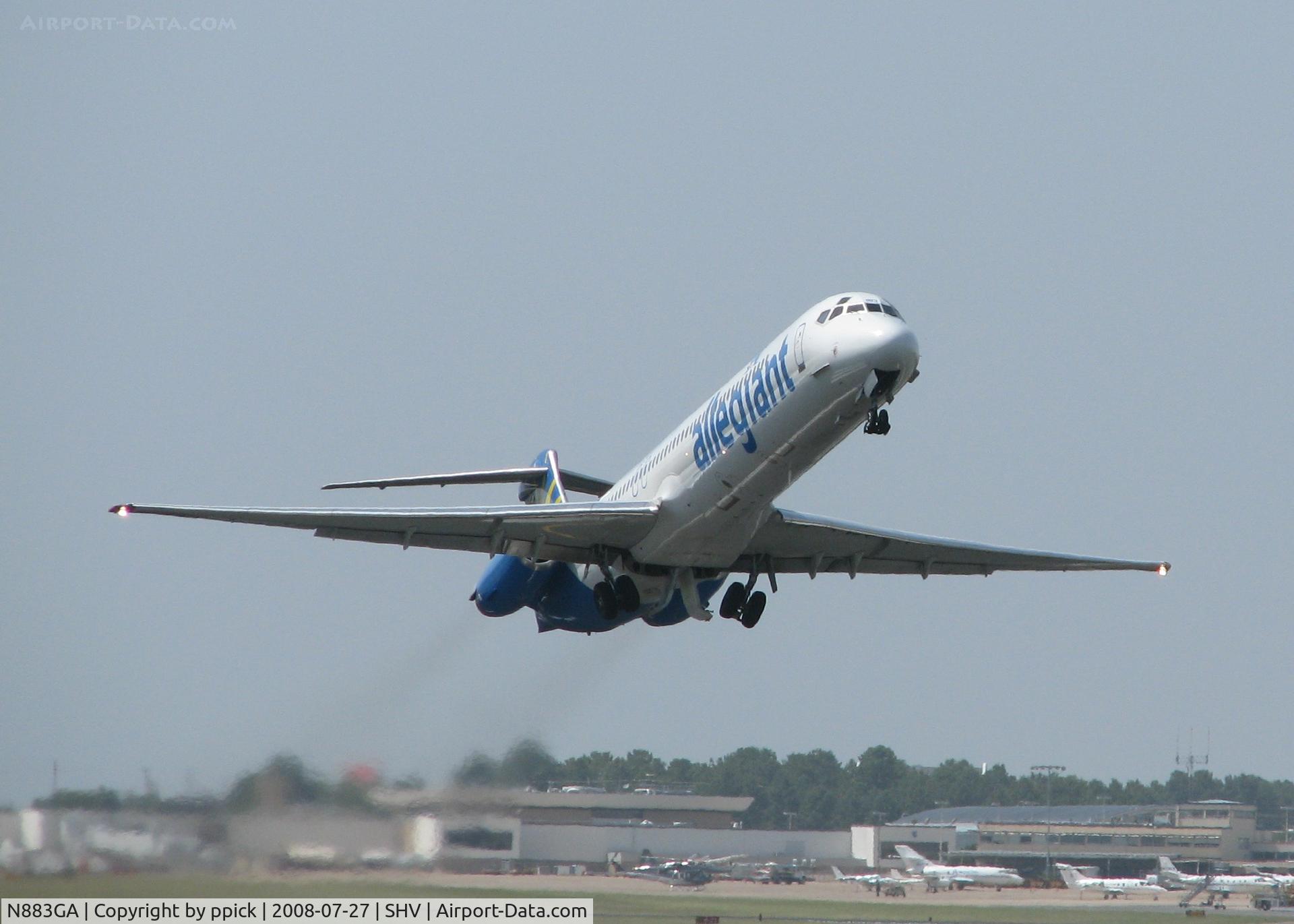 N883GA, 1987 McDonnell Douglas MD-83 (DC-9-83) C/N 49710, Taking off from Shreveport Regional.