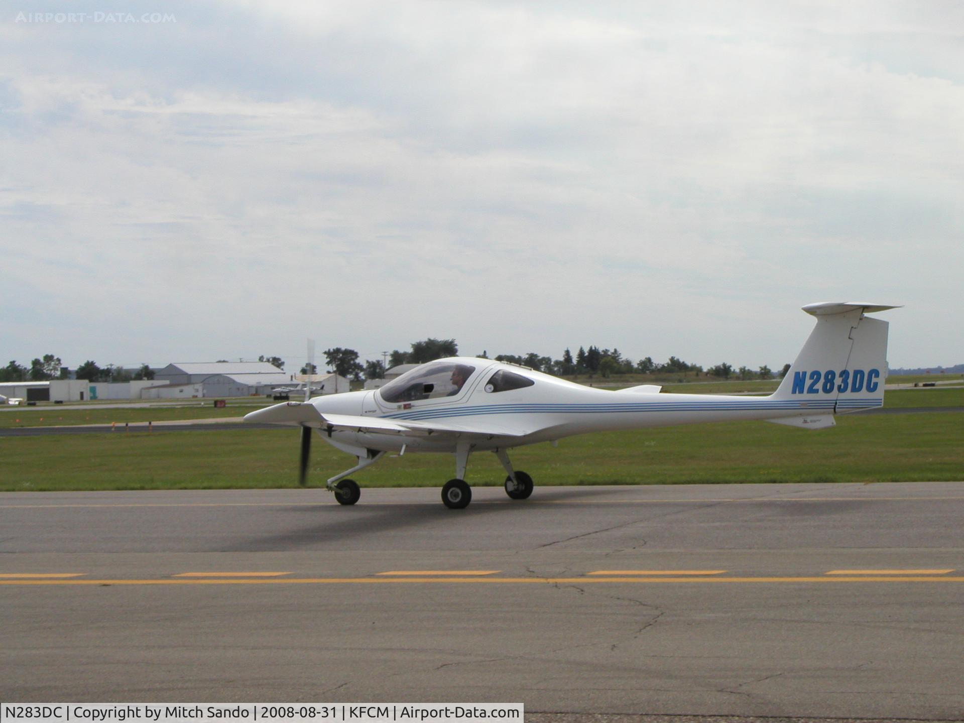 N283DC, 2004 Diamond DA-20C-1 Eclipse C/N C0283, Taxiing to Runway 18.