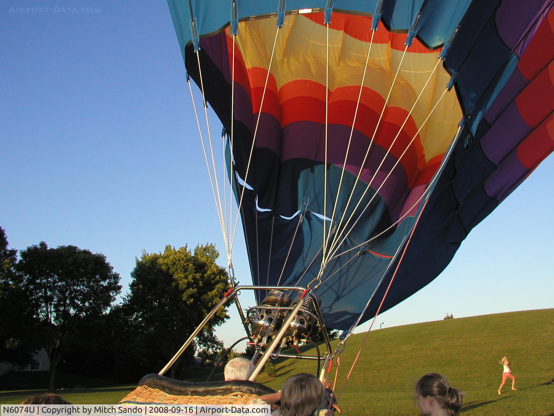N6074U, 2000 Lindstrand Balloons 77A C/N 5145, Tied down at an elementary school in Lakeville, MN to recruit boy scouts.