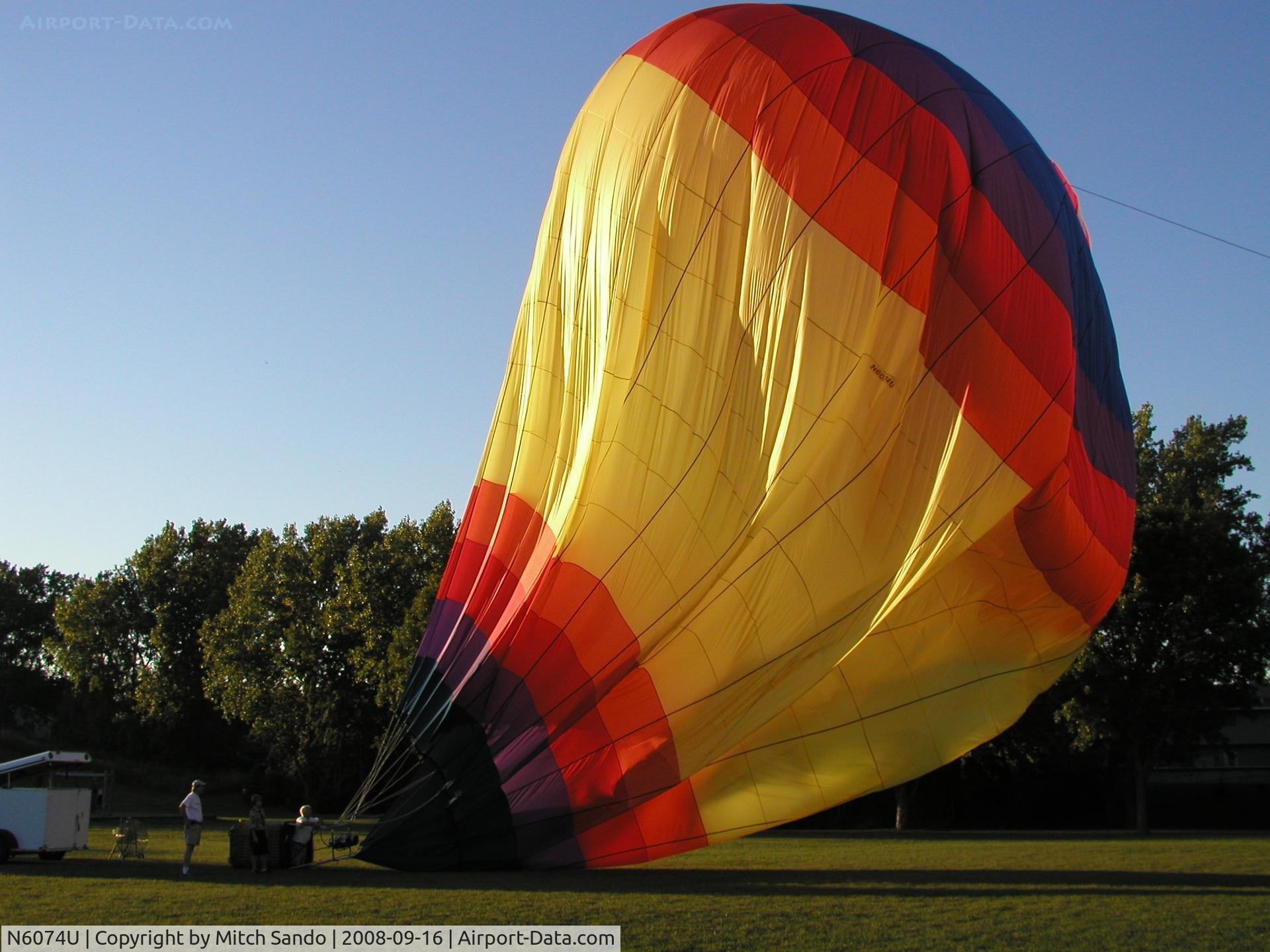 N6074U, 2000 Lindstrand Balloons 77A C/N 5145, Tied down at an elementary school in Lakeville, MN to recruit boy scouts.