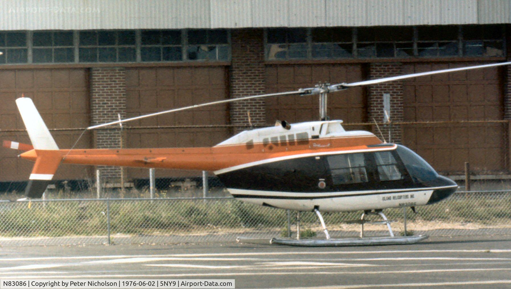 N83086, 1972 Bell 206B JetRanger C/N 914, Seen at Roosevelt Heliport on Long Island operated by Island Helicopters Inc in 1976