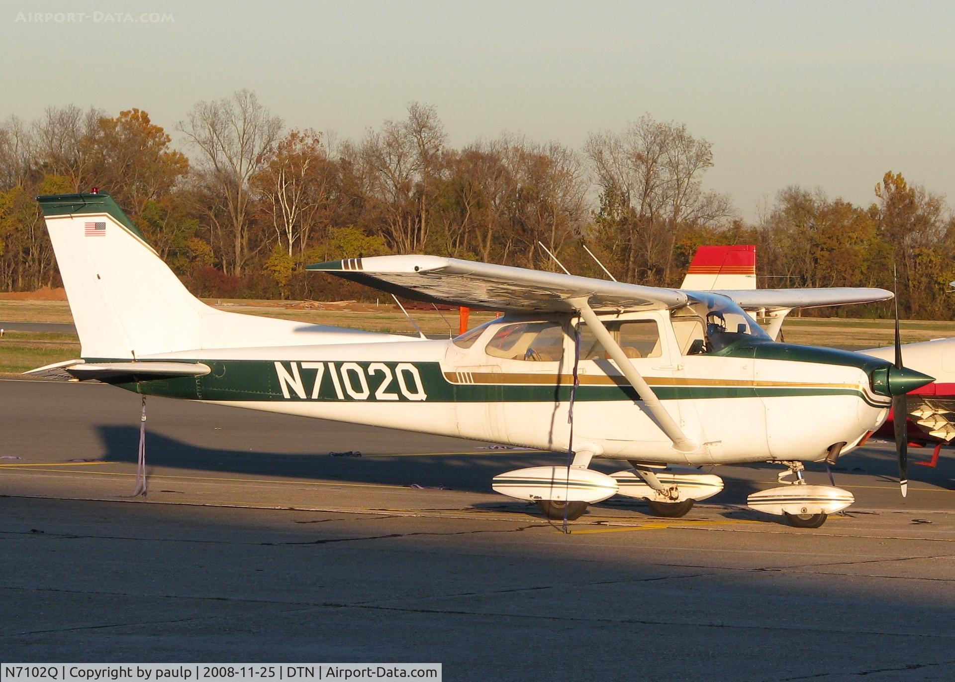 N7102Q, 1972 Cessna 172L C/N 17260402, Parked at Downtown Shreveport.