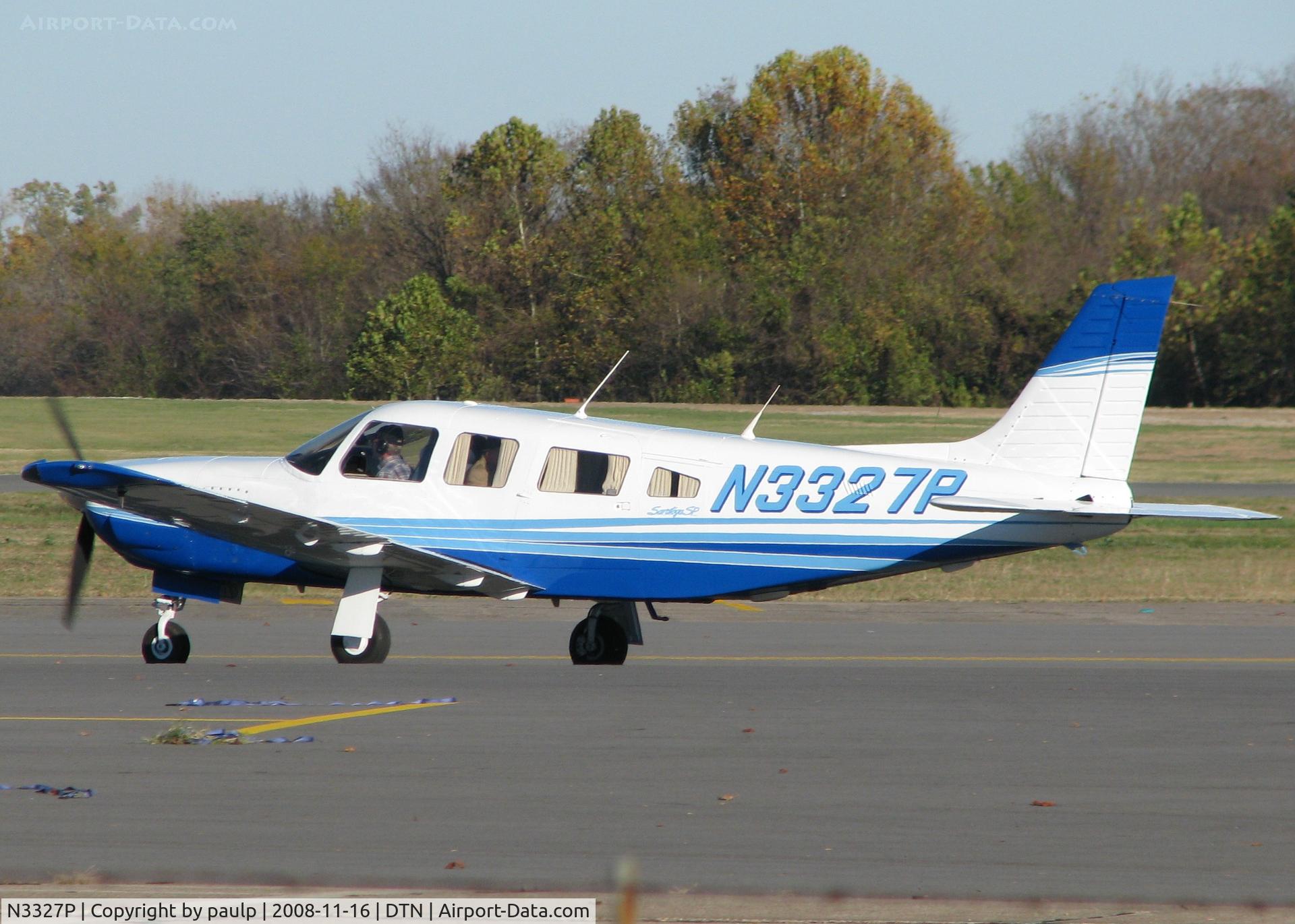 N3327P, 1988 Piper PA-32R-301 Saratoga C/N 3213013, Taxiing at Downtown Shreveport.
