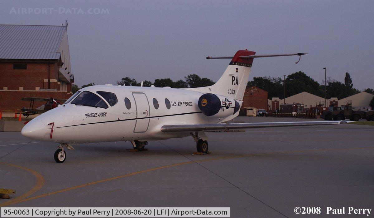 95-0063, 1995 Raytheon T-1A Jayhawk C/N TT-172, One of the trainers on the ramp