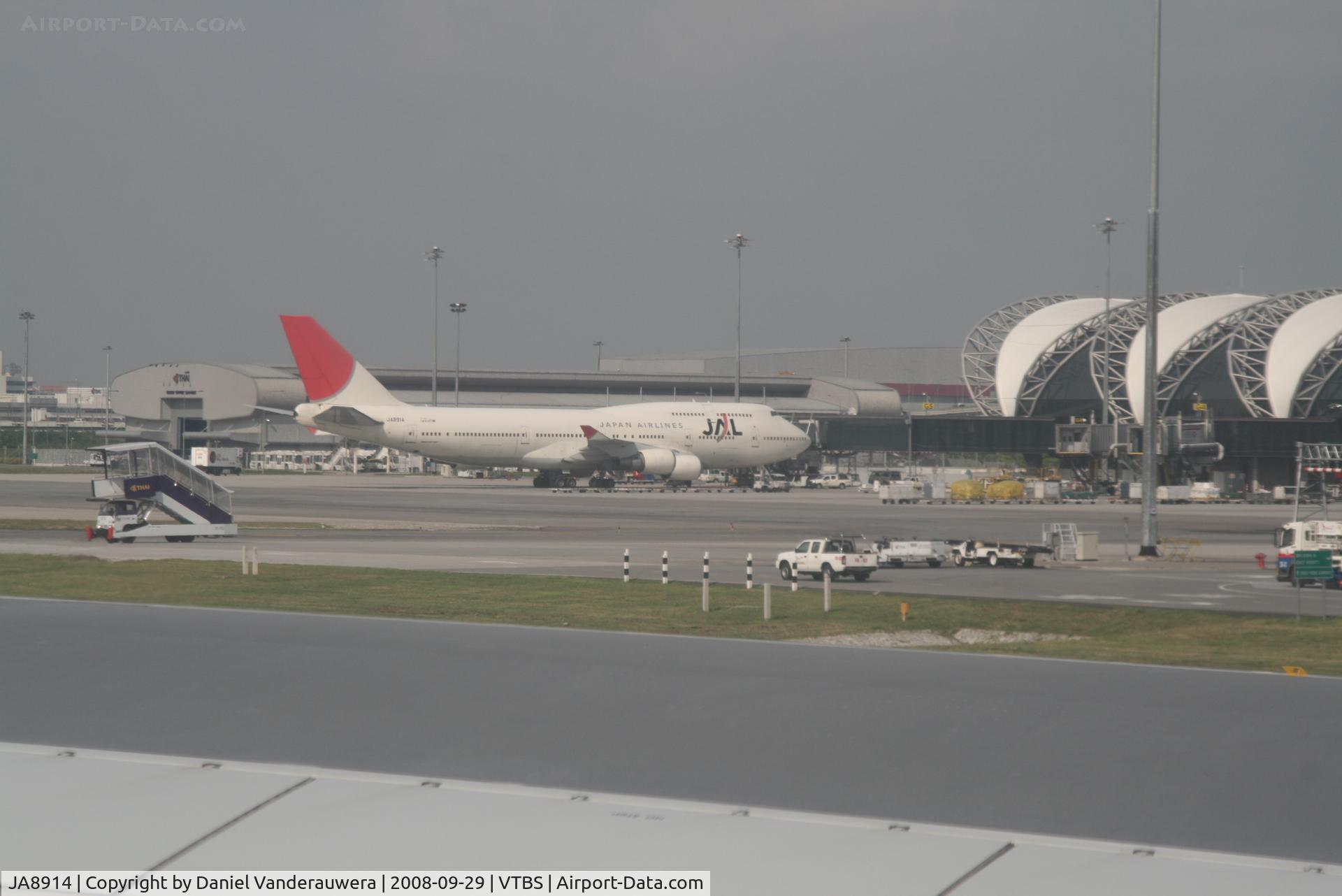 JA8914, 1998 Boeing 747-446 C/N 26360, Parked on apron