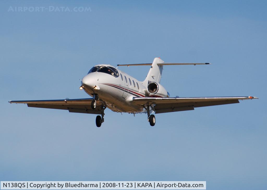 N138QS, Raytheon Aircraft Company 400A C/N RK-492, On final approach to 17L.