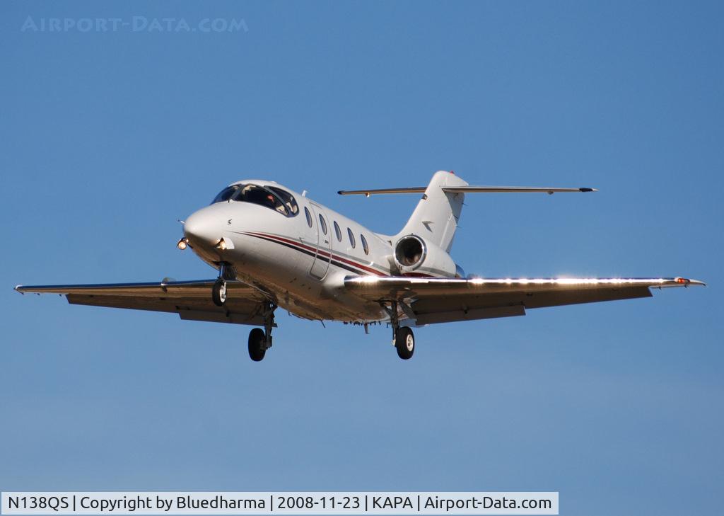 N138QS, Raytheon Aircraft Company 400A C/N RK-492, On final approach to 17L.