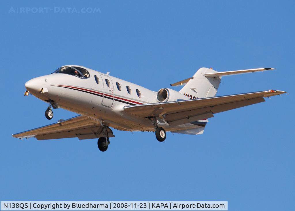 N138QS, Raytheon Aircraft Company 400A C/N RK-492, On final approach to 17L.
