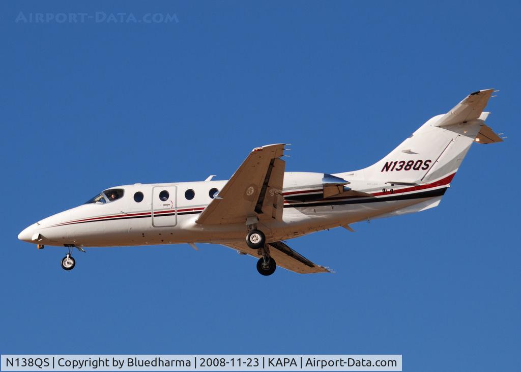 N138QS, Raytheon Aircraft Company 400A C/N RK-492, On final approach to 17L.