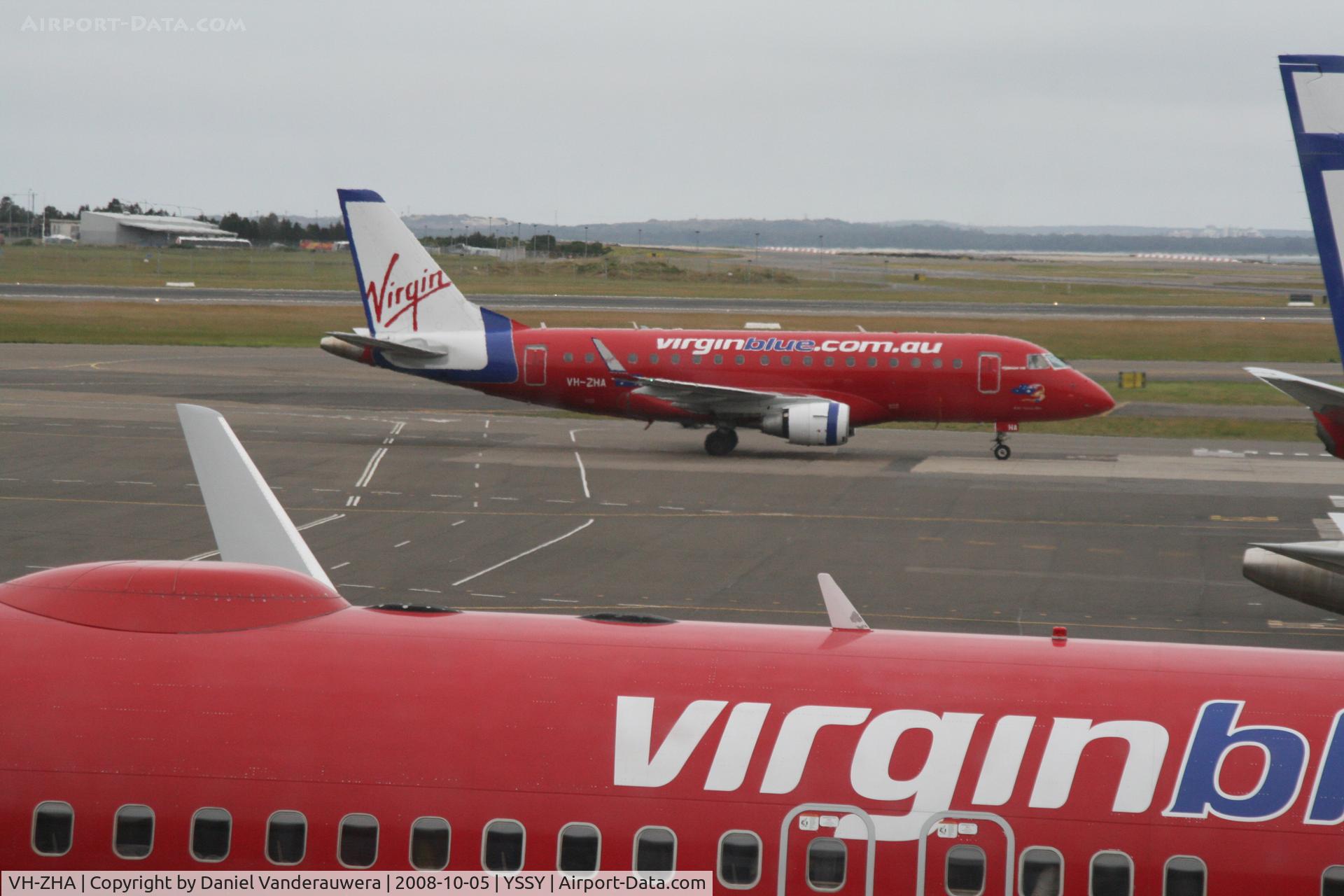 VH-ZHA, 2007 Embraer 170LR (ERJ-170-100LR) C/N 17000180, taxiing to take off