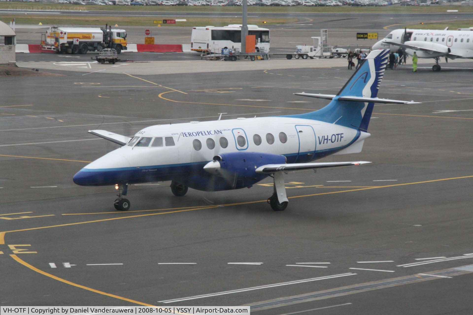 VH-OTF, 1993 British Aerospace BAe-3206 Jetstream 32 C/N 982, arriving