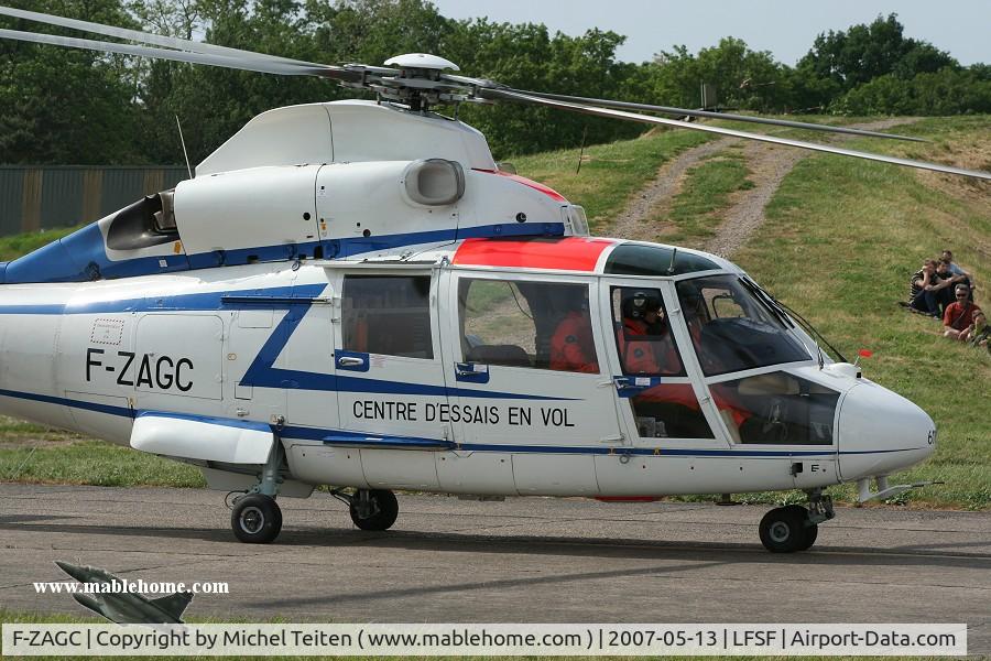 F-ZAGC, Aerospatiale SA-365N Dauphin 2 C/N 6111, CEV - Armee de l'Air