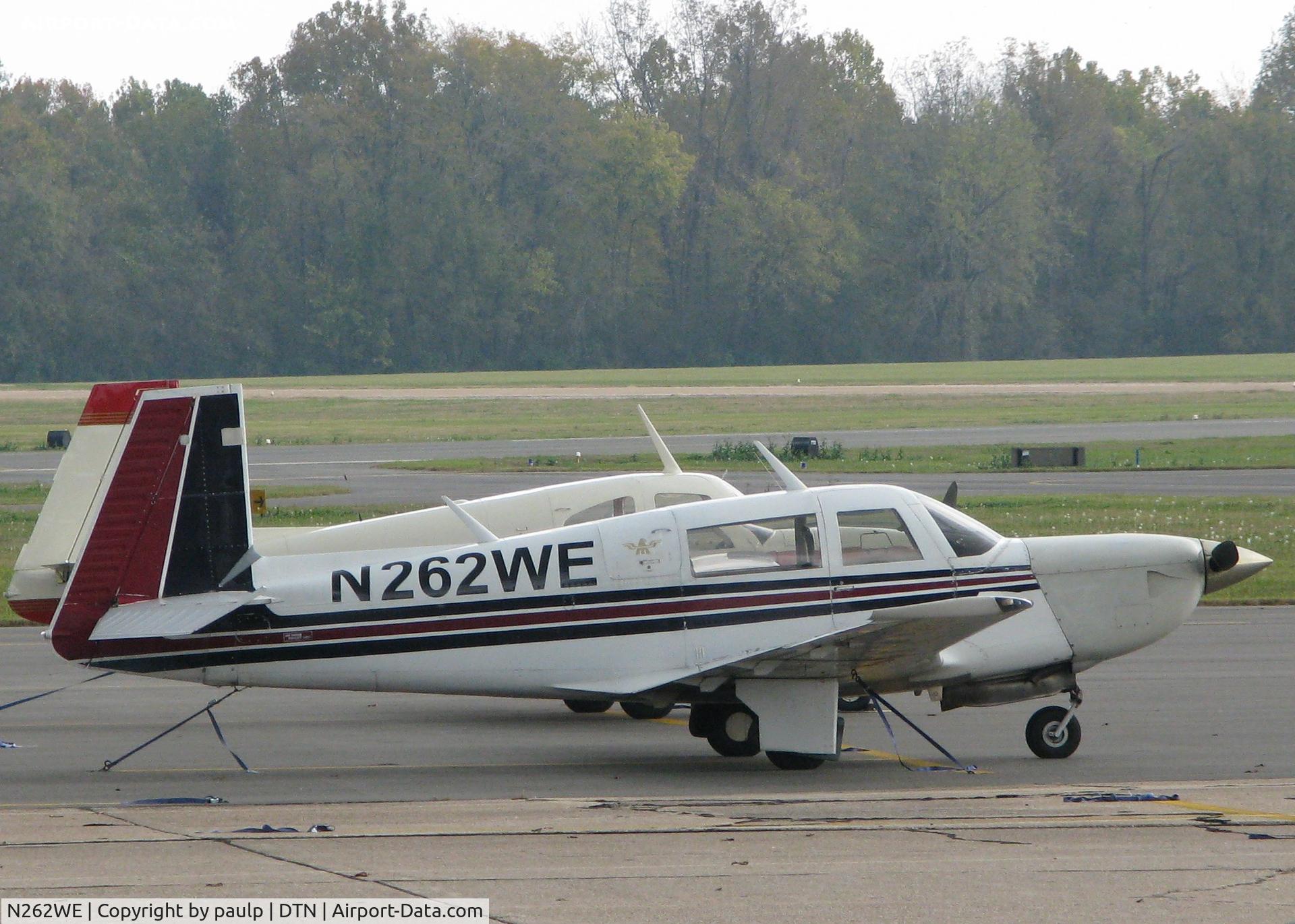 N262WE, 1982 Mooney M20K C/N 25-0687, Parked at Downtown Shreveport.