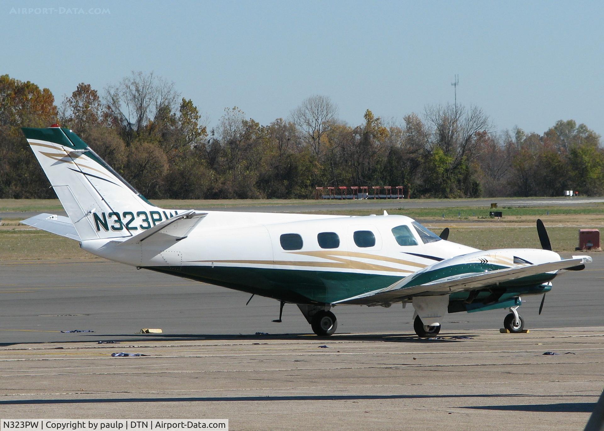 N323PW, 1980 Beech B-60 Duke C/N P-541, Parked at Downtown Shreveport.