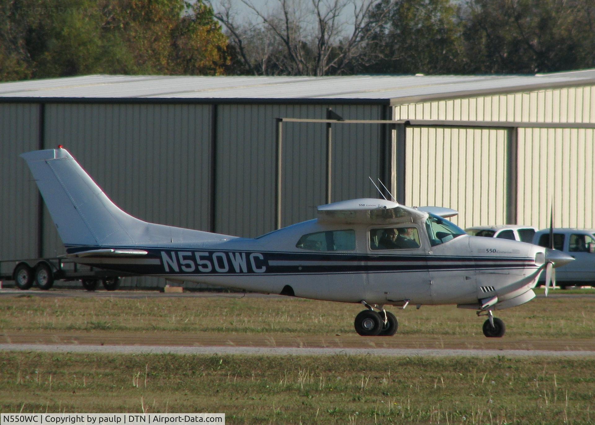 N550WC, 1979 Cessna 210N Centurion C/N 21063343, Taxiing at Downtown Shreveport.