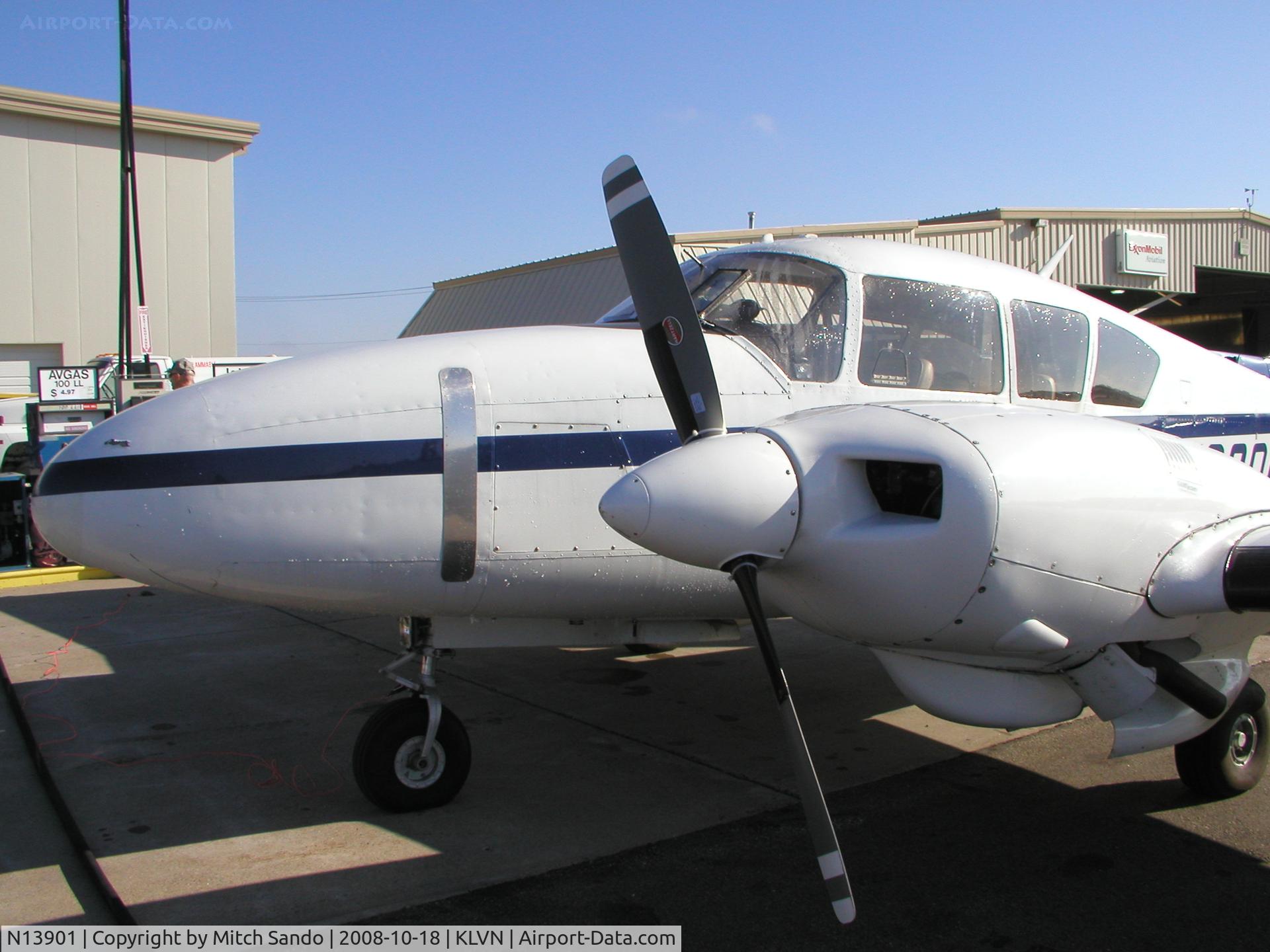 N13901, 1970 Piper PA-23-250 Aztec C/N 27-4533, Parked at the fuel pumps.