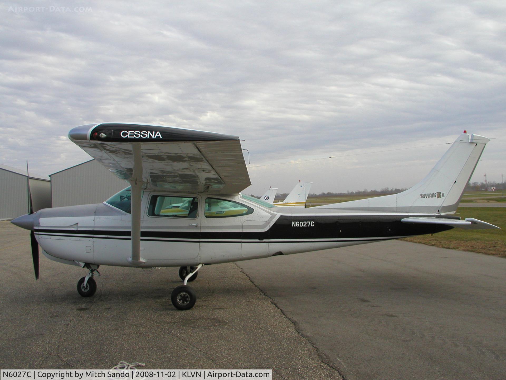N6027C, 1978 Cessna R182 Skylane RG C/N R18200358, Parked on the ramp at Airlake.