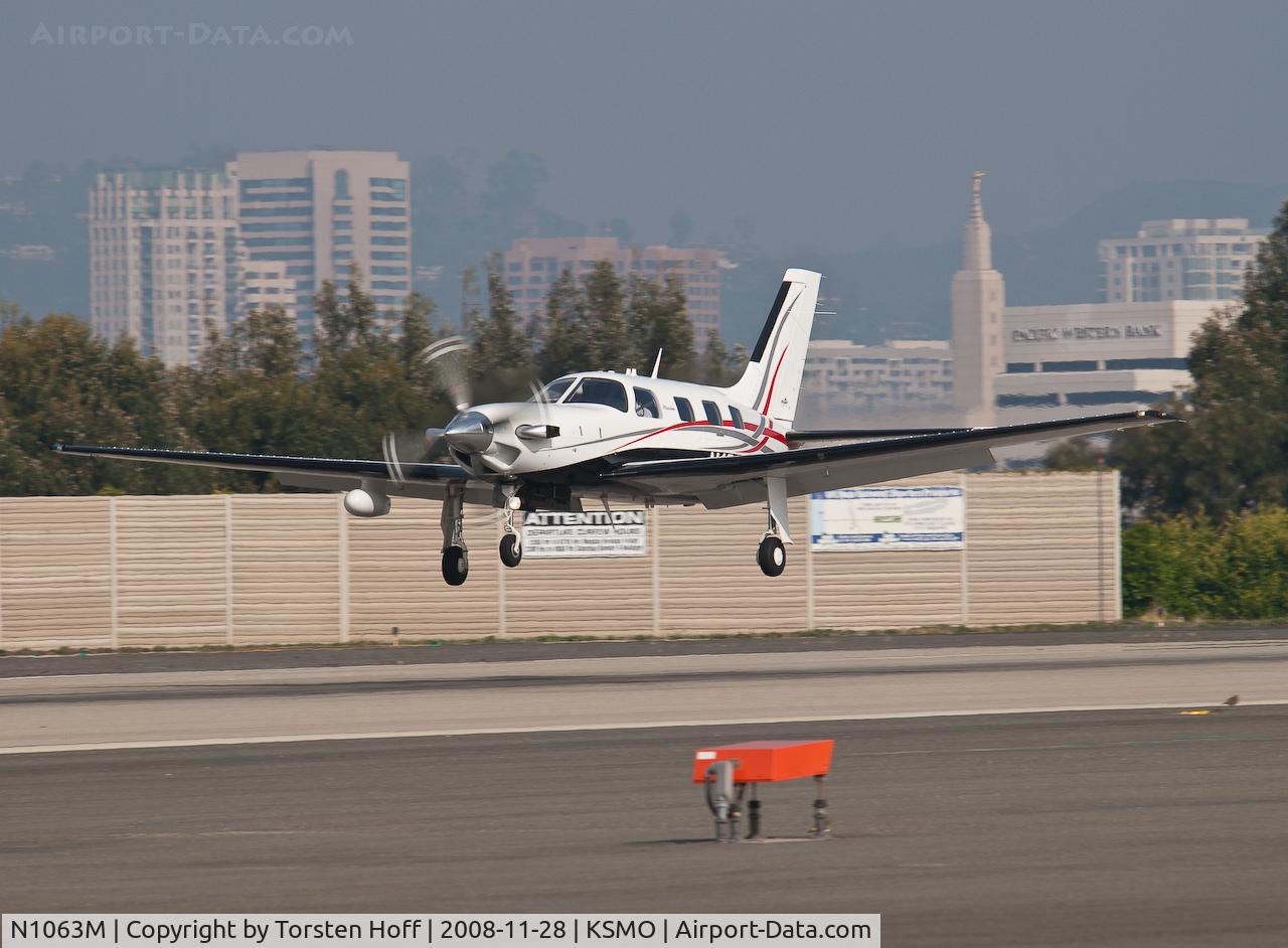 N1063M, 2006 Piper PA-46-500TP C/N 4697280, N1063M arriving on RWY 21