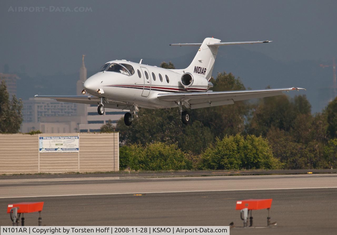 N101AR, 2008 Raytheon Beechjet 400A C/N RK-461, N101AR arriving on RWY 21