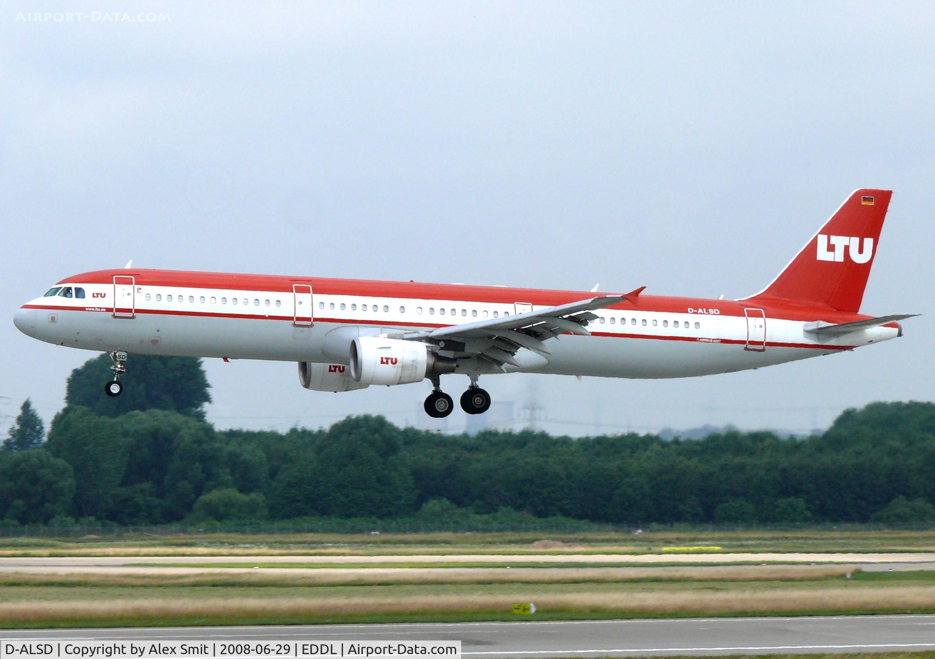 D-ALSD, 2001 Airbus A321-211 C/N 1607, Airbus Industries A321-211 D-ALSD LTU
