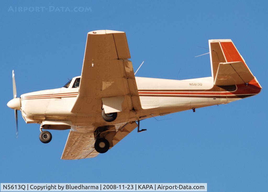 N5613Q, 1965 Mooney M20C Ranger C/N 3005, On final approach to 17L.