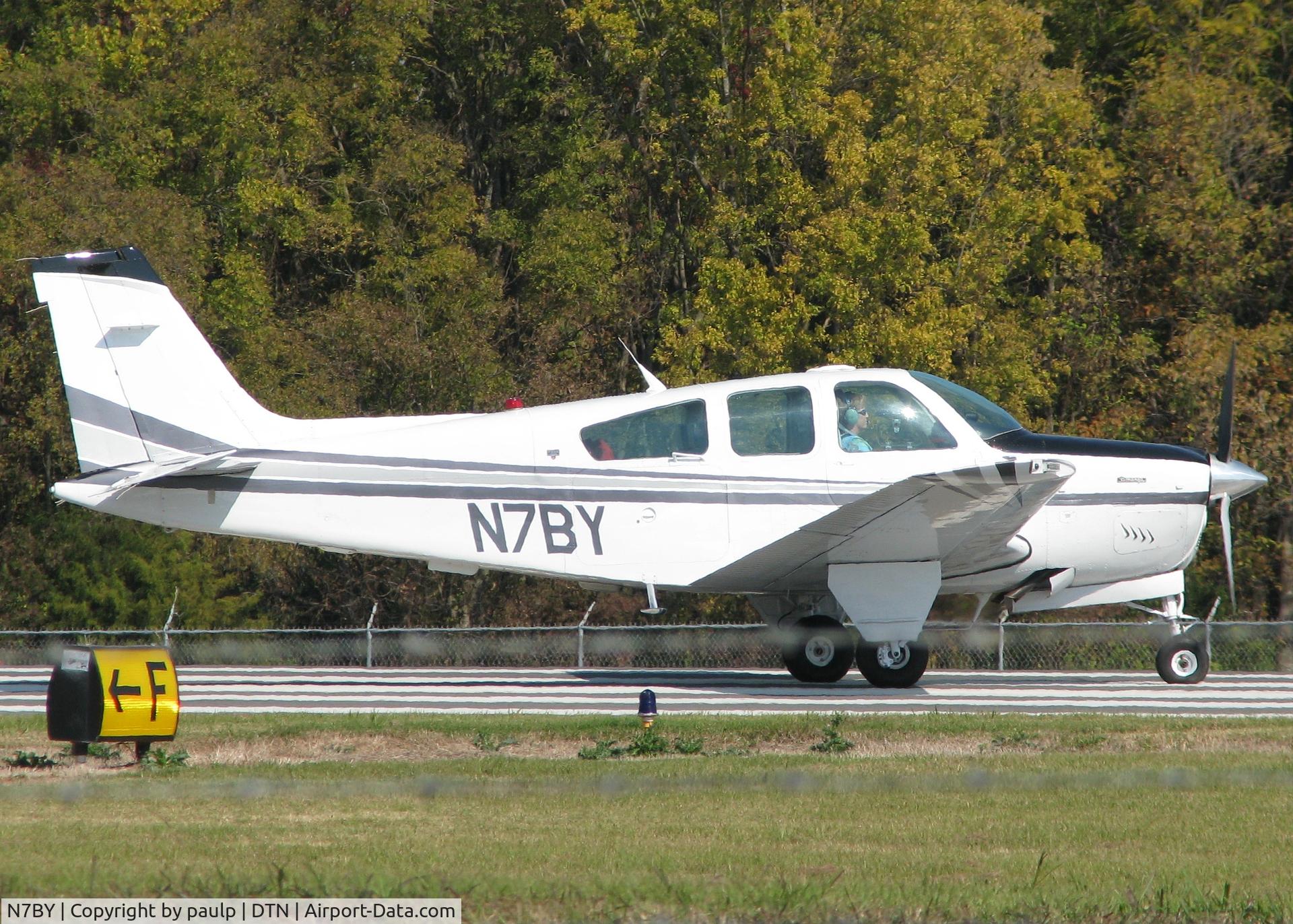 N7BY, 1991 Beech F33A Bonanza C/N CE-1611, Taking off from Downtown Shreveport.