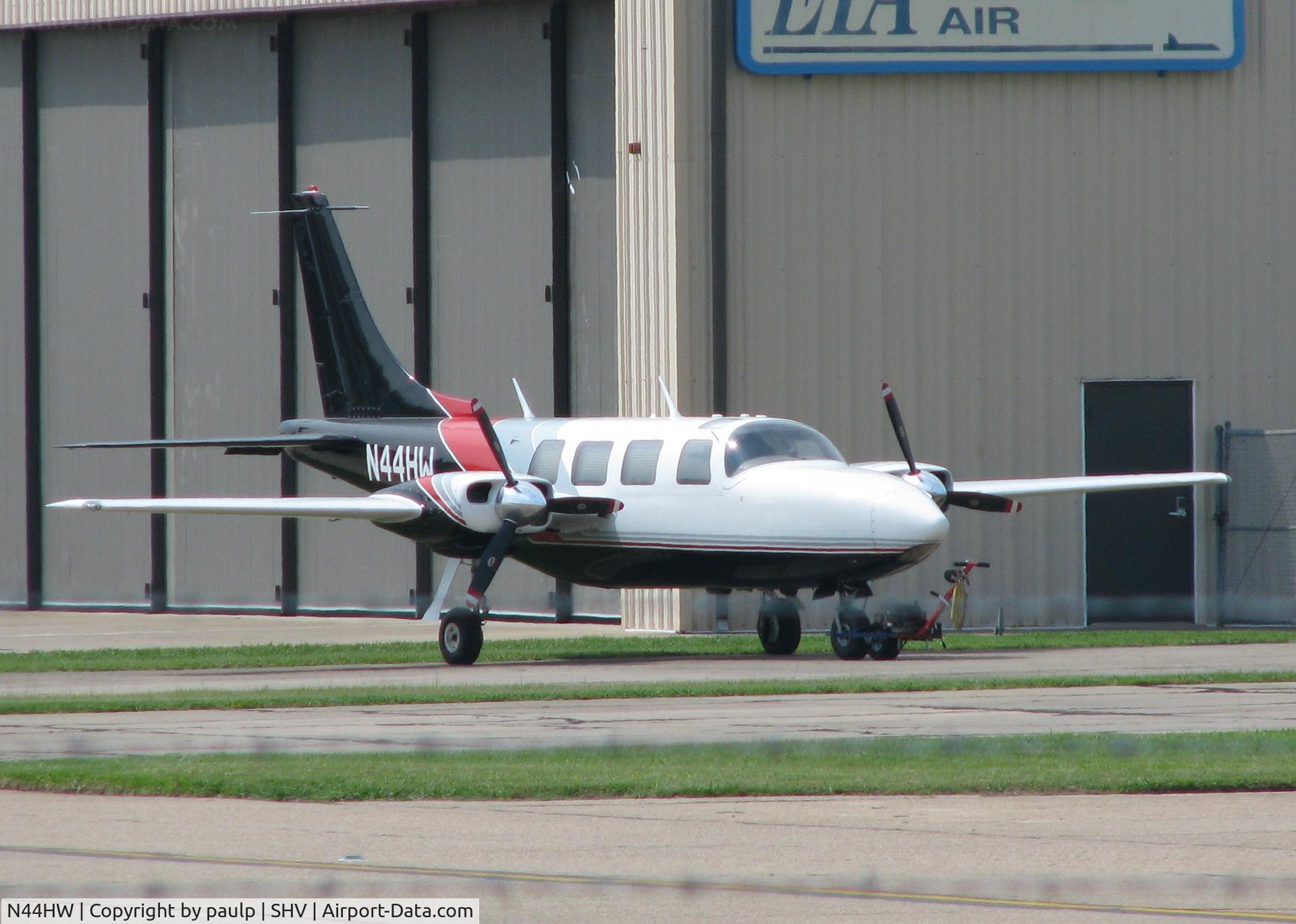 N44HW, 1976 Smith Aerostar 601P C/N 61P-0317-086, Parked at Shreveport Regional.