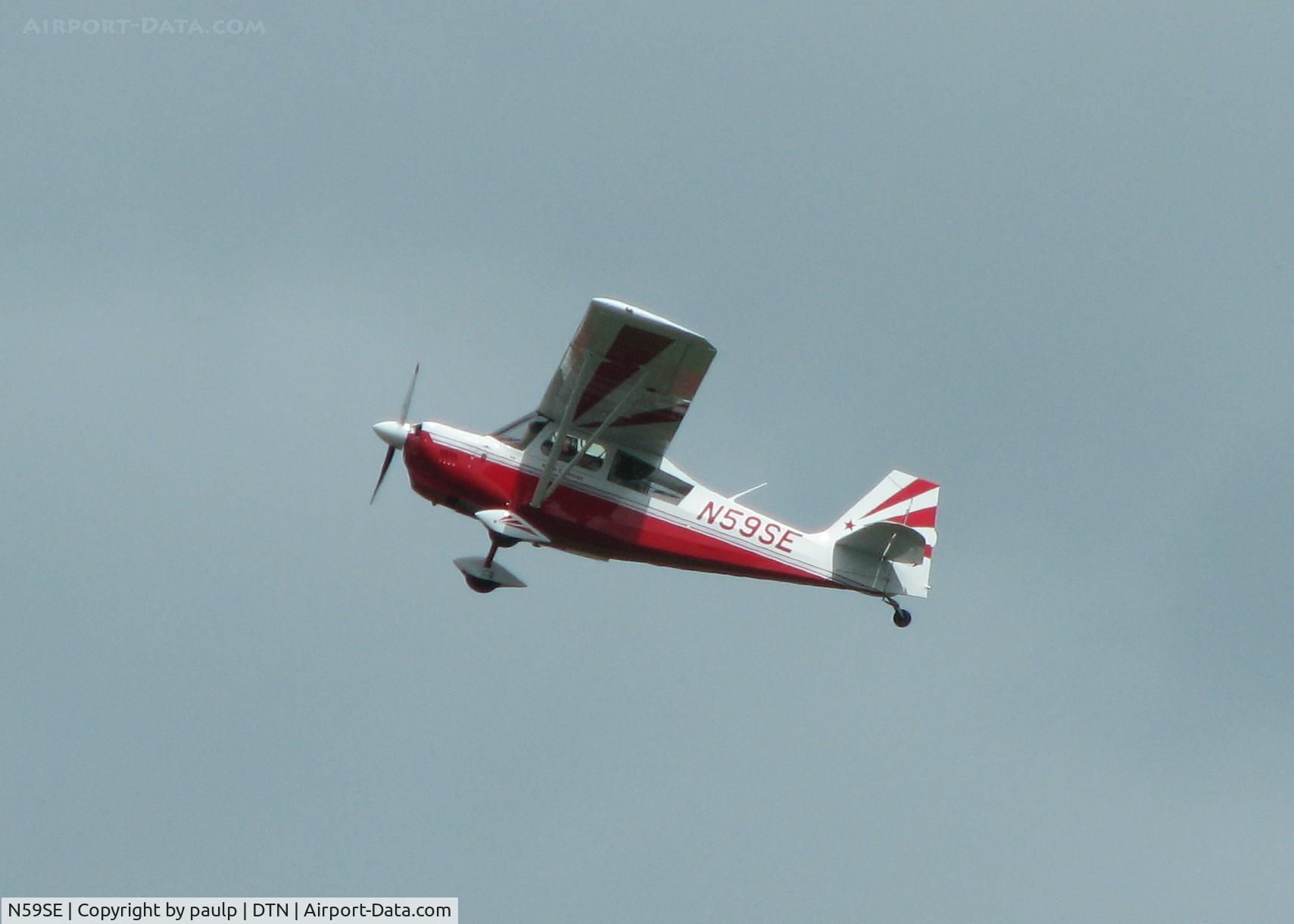 N59SE, 2005 American Champion 8KCAB Super Decathlon C/N 1004-2005, Taking off from Downtown Shreveport.