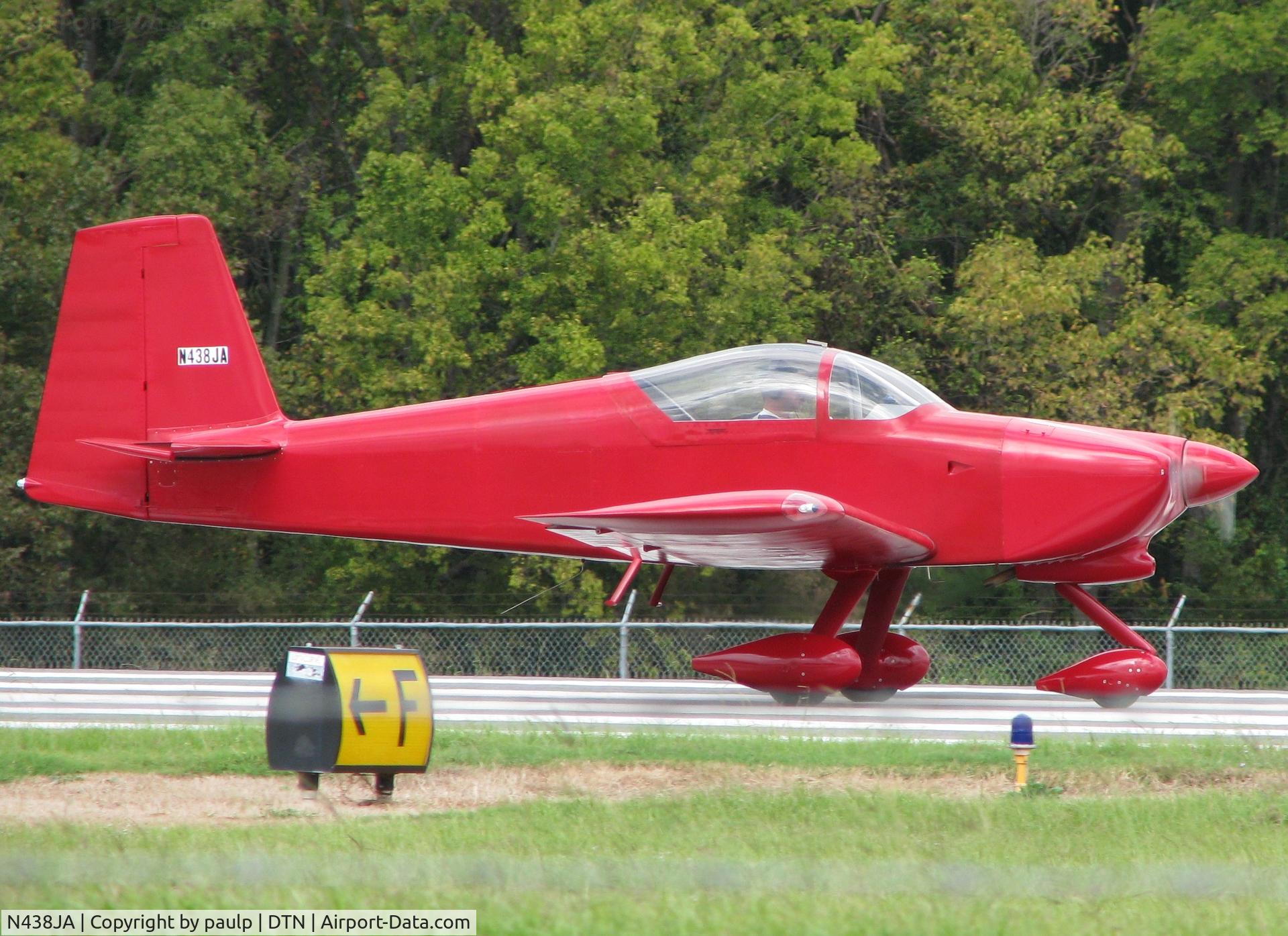 N438JA, 2007 Vans RV-7A C/N 70998, Taking off from Downtown Shreveport.