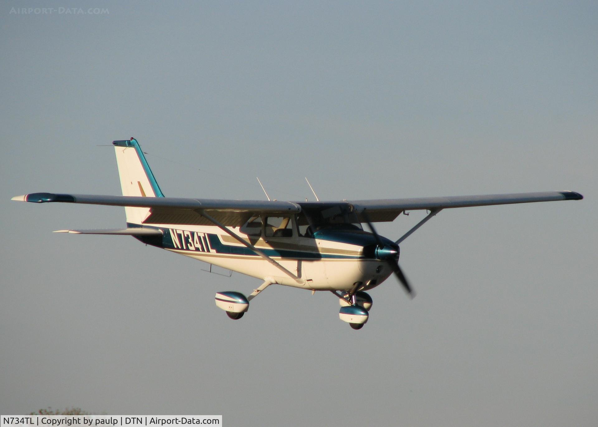 N734TL, 1977 Cessna 172N C/N 17269100, Landing at Downtown Shreveport.