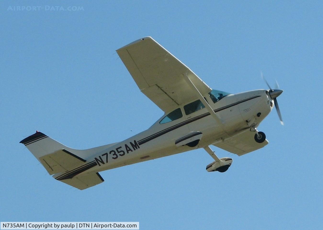 N735AM, 1976 Cessna 182Q Skylane C/N 18265271, About to touch and go at Downtown Shreveport.