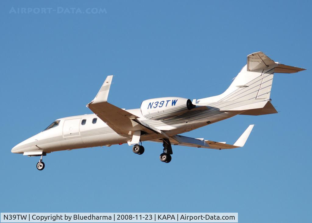 N39TW, 1992 Learjet 31A C/N 047, On final approach to 17L.