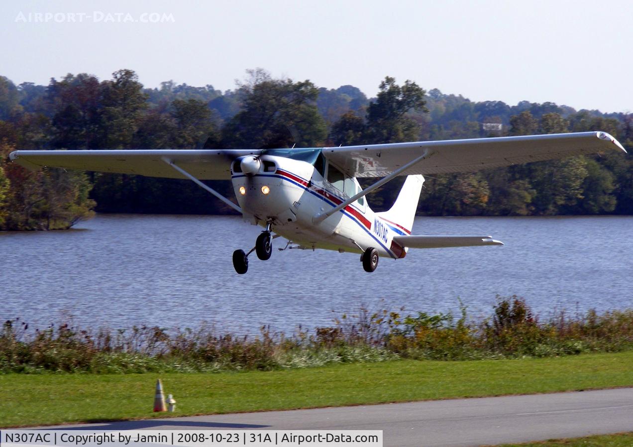 N307AC, 1979 Cessna U206G Stationair C/N U20605256, Taking off Rwy 2, towards the trees.
