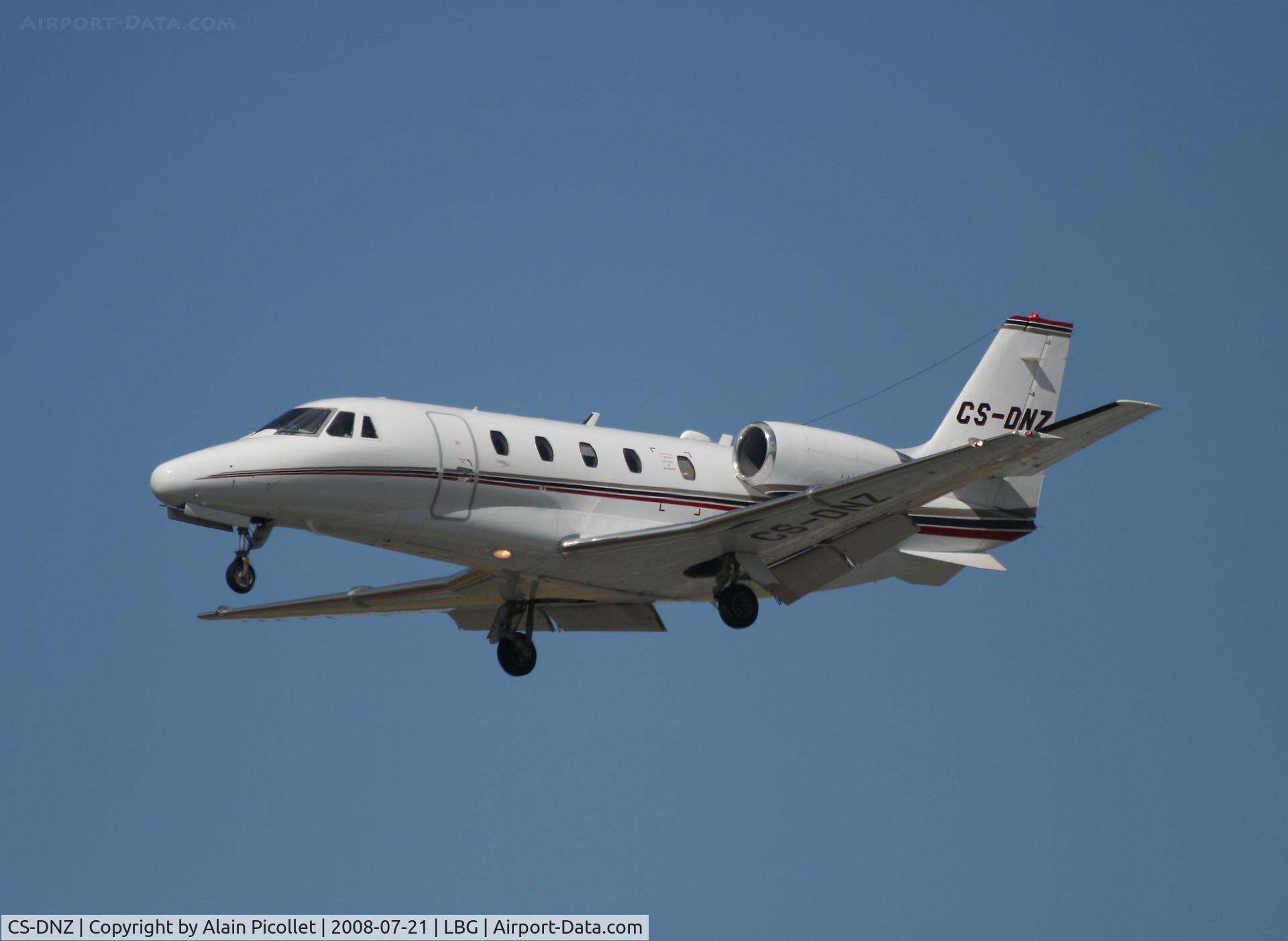 CS-DNZ, 2002 Cessna 560 Citation Excel C/N 560-5235, landing