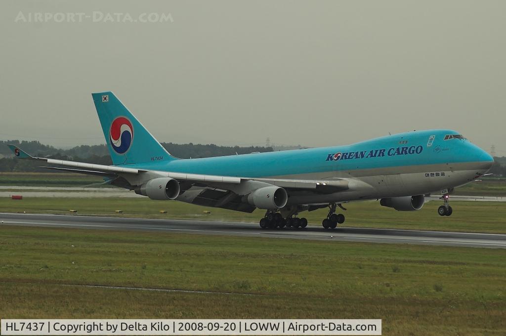 HL7437, 2003 Boeing 747-4B5F/SCD C/N 32808, Koean Air Cargo