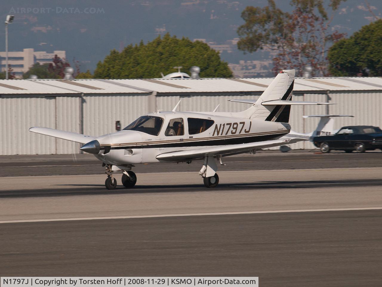 N1797J, 1976 Rockwell International 112TC Commander C/N 13027, N1797J departing from RWY 21
