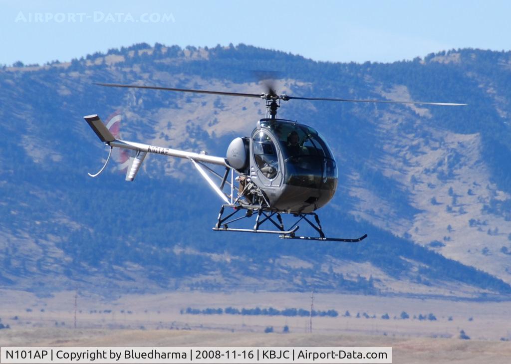 N101AP, 2005 Schweizer 269C C/N S1876, Over KBJC
