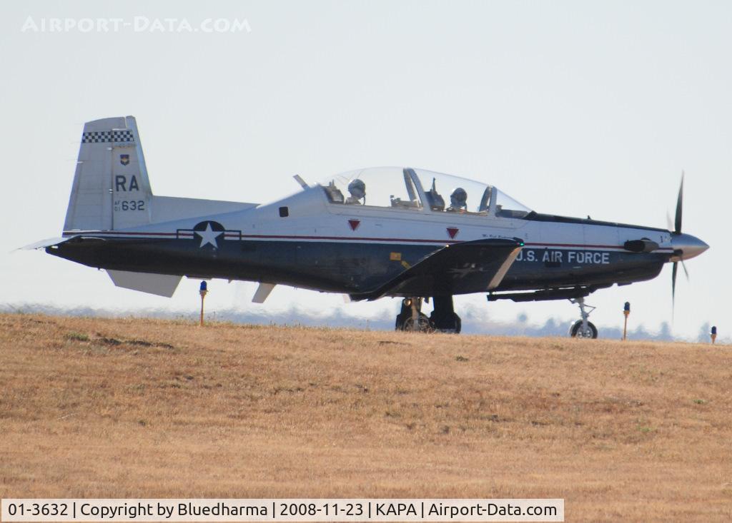 01-3632, 2001 Raytheon Beech T-6A Texan II C/N PT-169, Raytheon Beech T-6A Batch 8 Texan II (PT-169) Position and Hold for 17L.