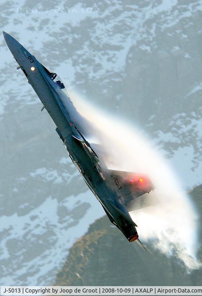 J-5013, McDonnell Douglas F/A-18C Hornet C/N 1357/SFC013, lots of condensation during a hard pull up.