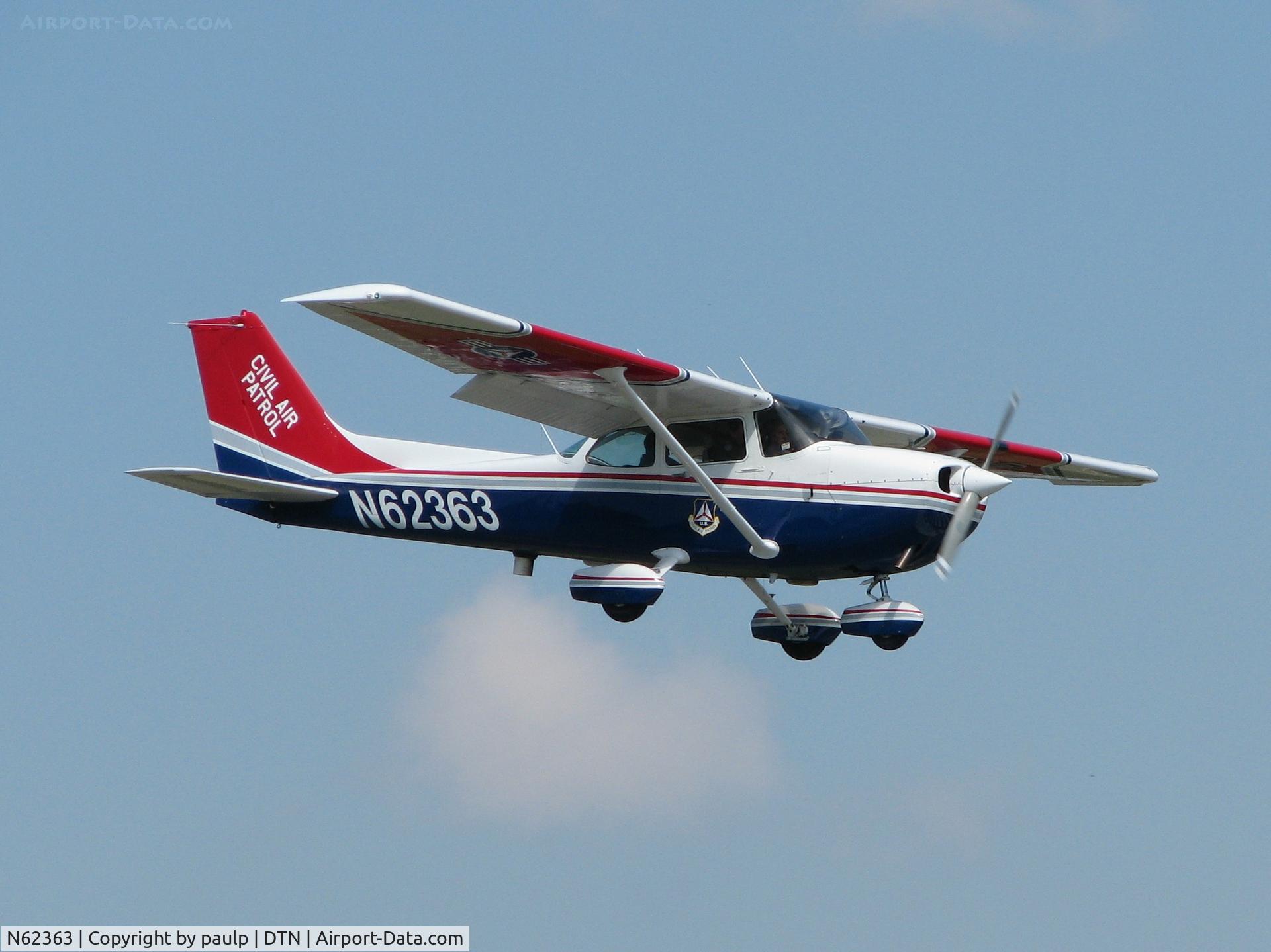 N62363, 1981 Cessna 172P C/N 17275258, Landing at Downtown Shreveport.