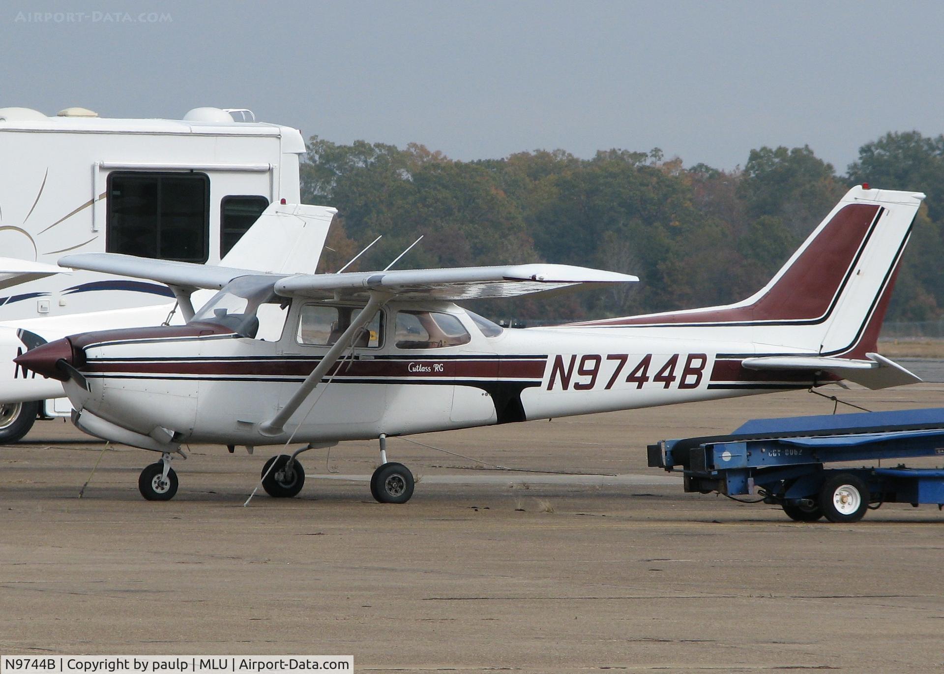 N9744B, 1981 Cessna 172RG Cutlass RG C/N 172RG1007, Parked at the Monroe Louisiana regional airport.