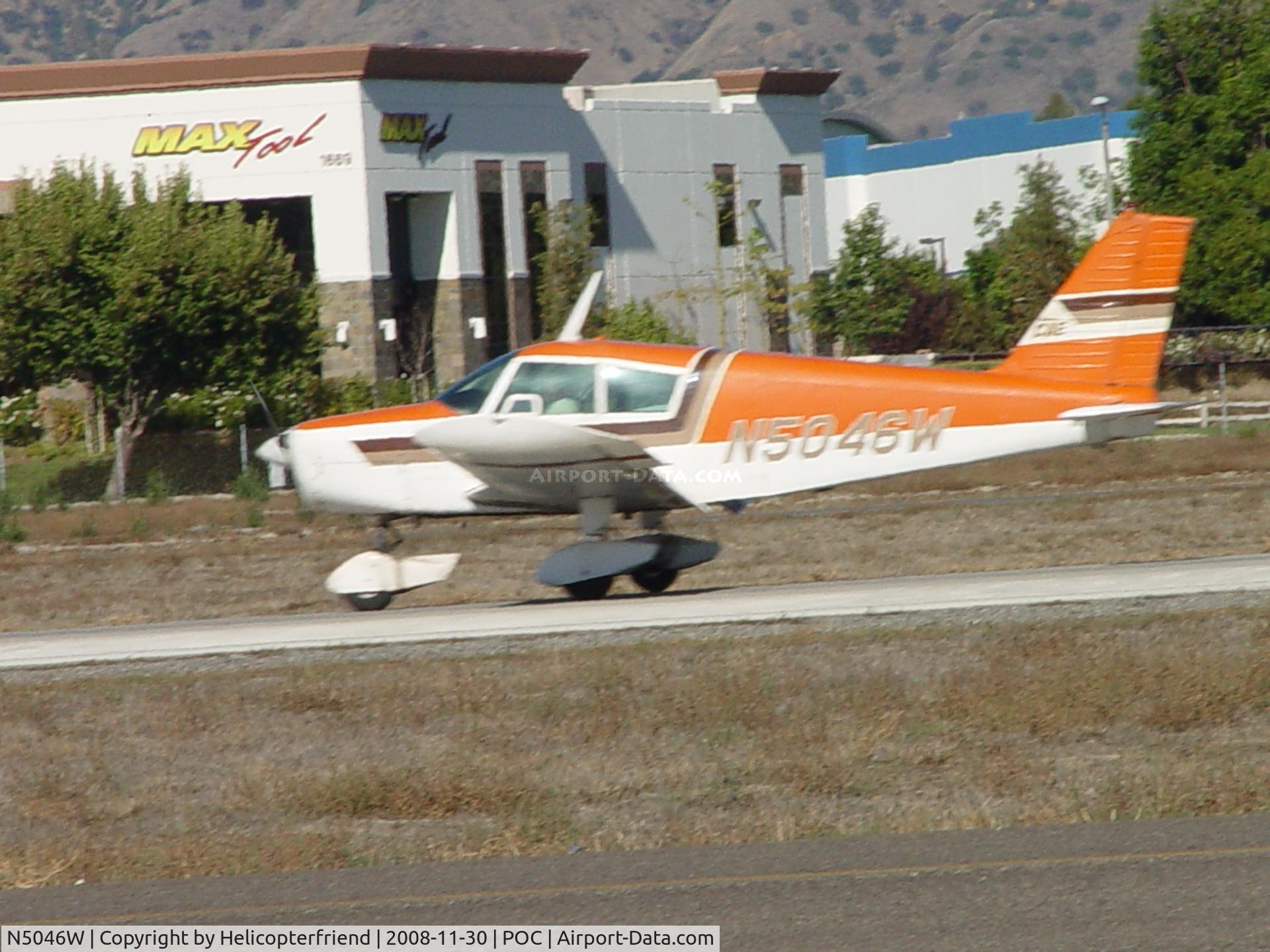 N5046W, 1961 Piper PA-28 C/N 28-48, Landed before N2112F took off