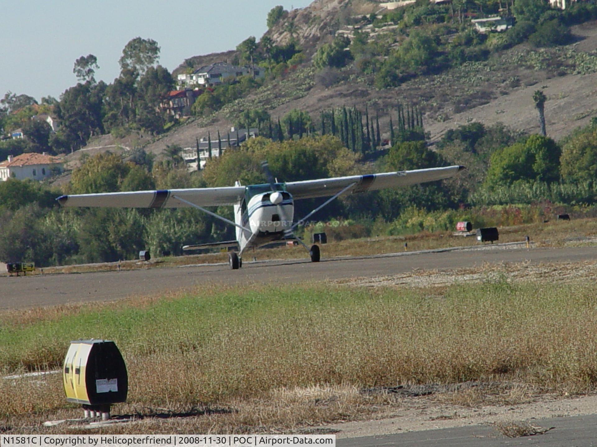 N1581C, 1953 Cessna 180 C/N 30281, Taxiing for take off