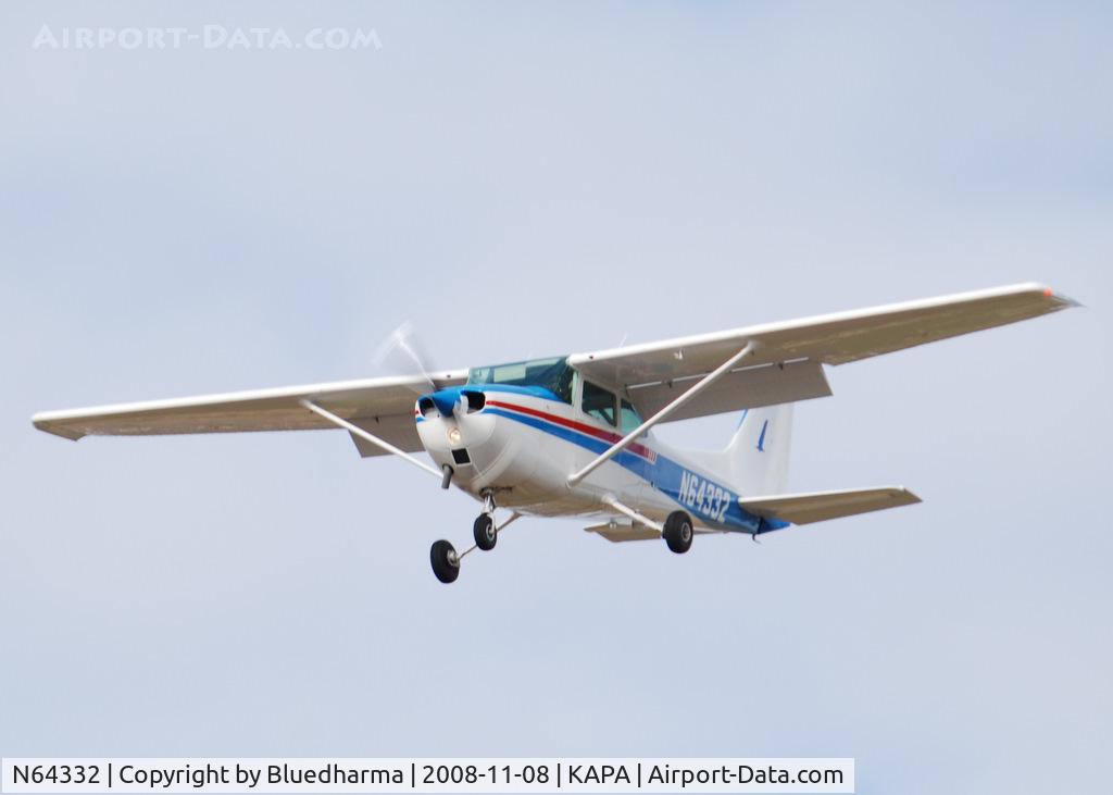 N64332, 1975 Cessna 172M C/N 17265172, On final approach to 17L.