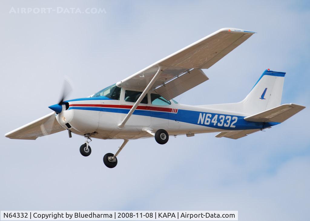 N64332, 1975 Cessna 172M C/N 17265172, On final approach to 17L.