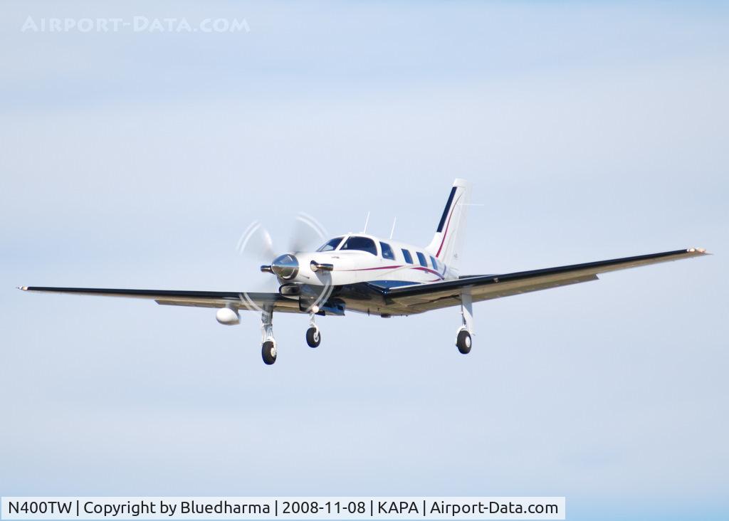 N400TW, 1995 Piper PA-46-350P Malibu Mirage C/N 4636015, On final approach to 17L.