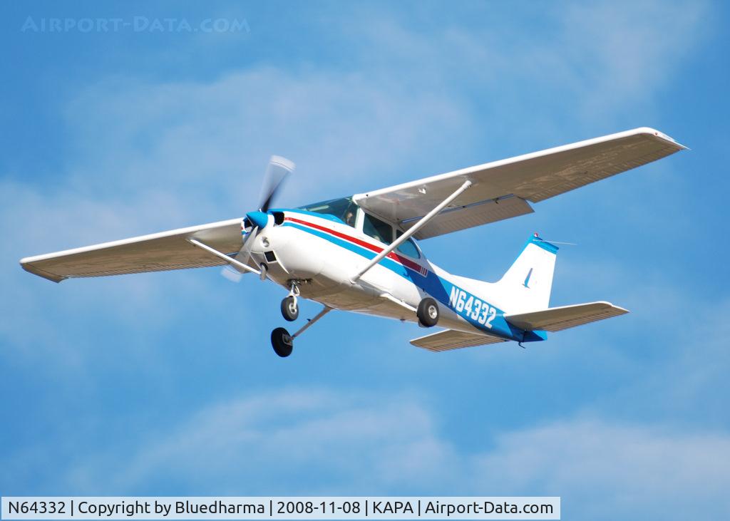 N64332, 1975 Cessna 172M C/N 17265172, On final approach to 17L.